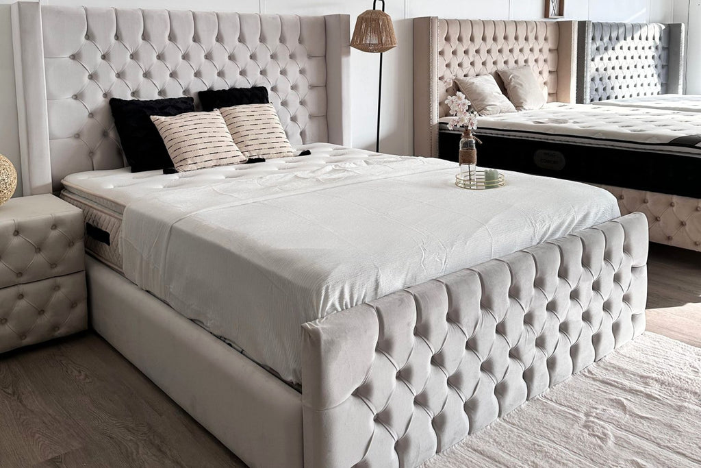 Cadre De Lit CLOUTE BIANCA - Velours capitonné